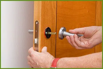 Neighborhood Locksmith Services Medina, WA 425-492-9205 - 14-install-new-Lock